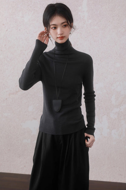 Simple Turtleneck Top