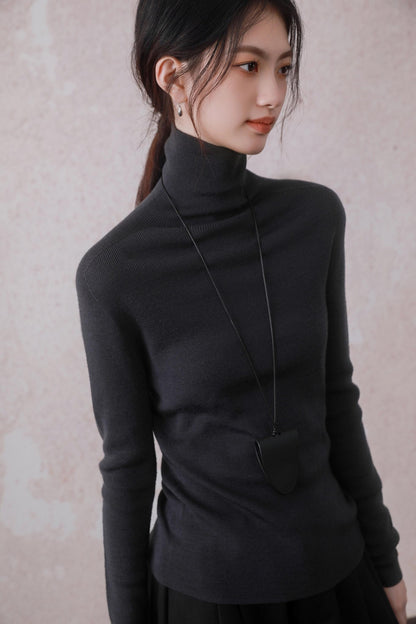 Simple Turtleneck Top