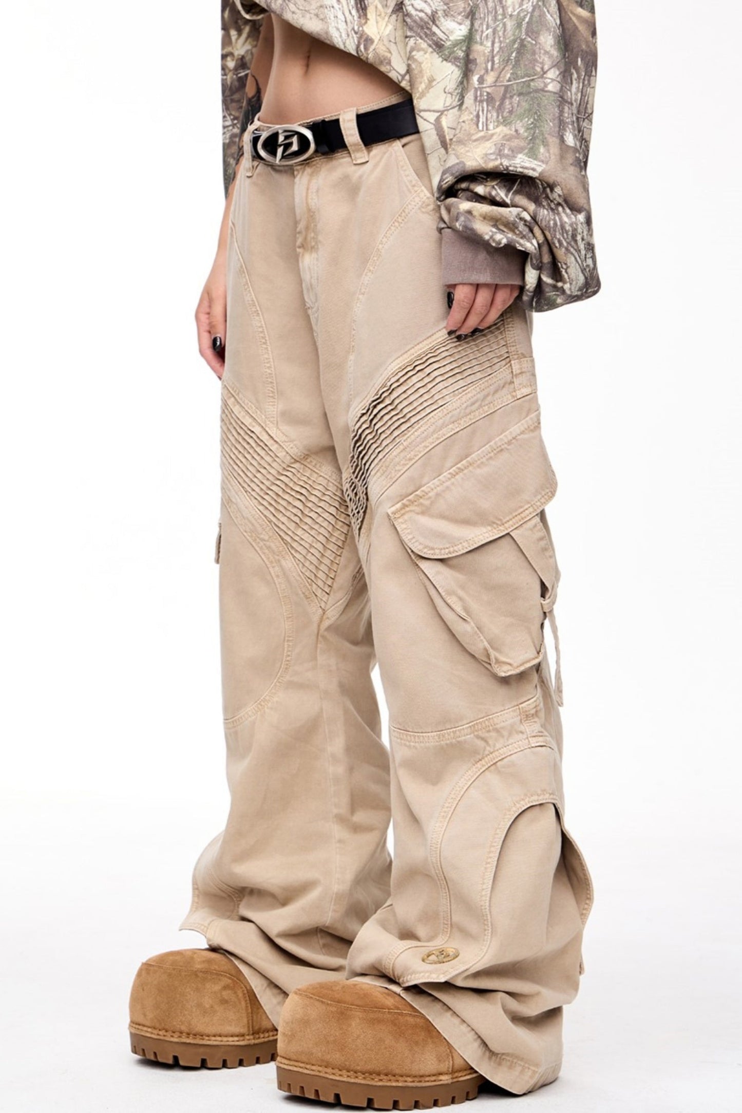 Bootcut Pleated Cargo Pants