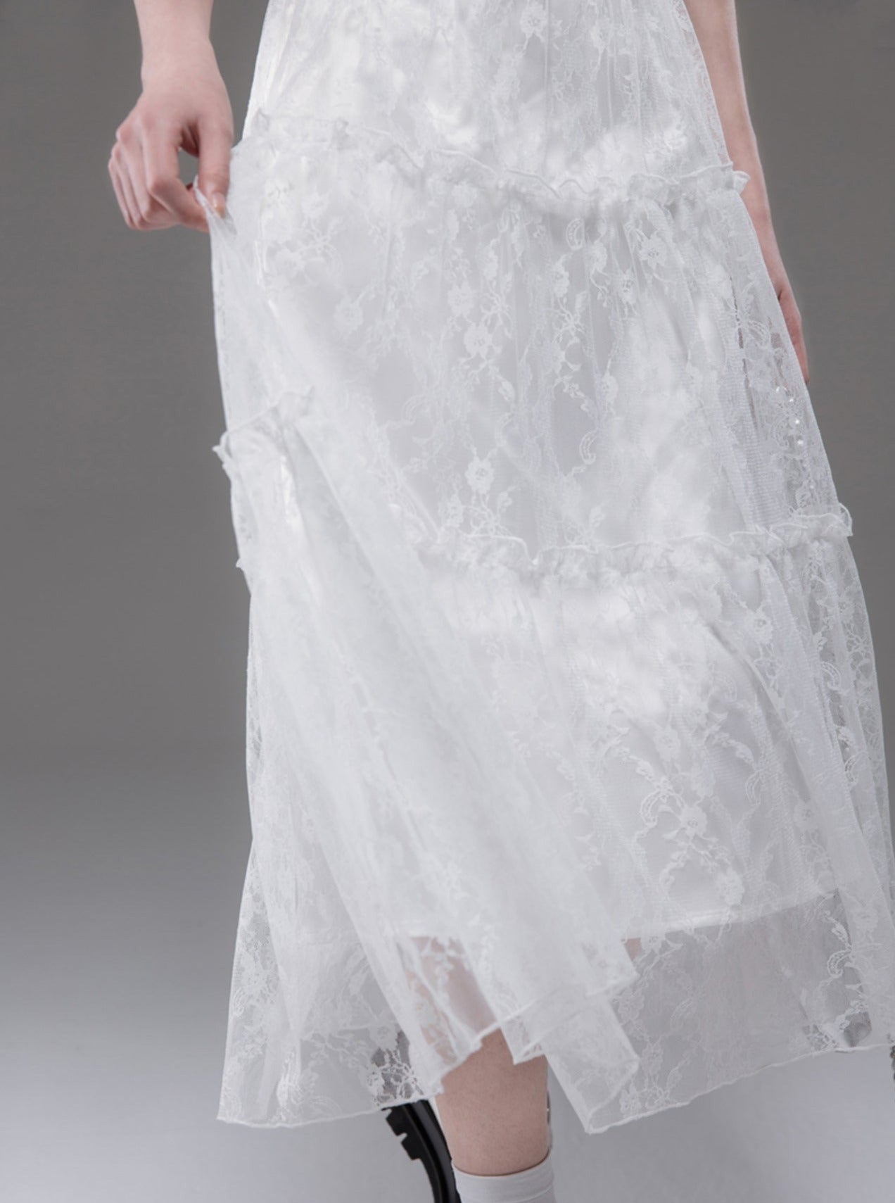 White Lace Stand-up Collar Dress