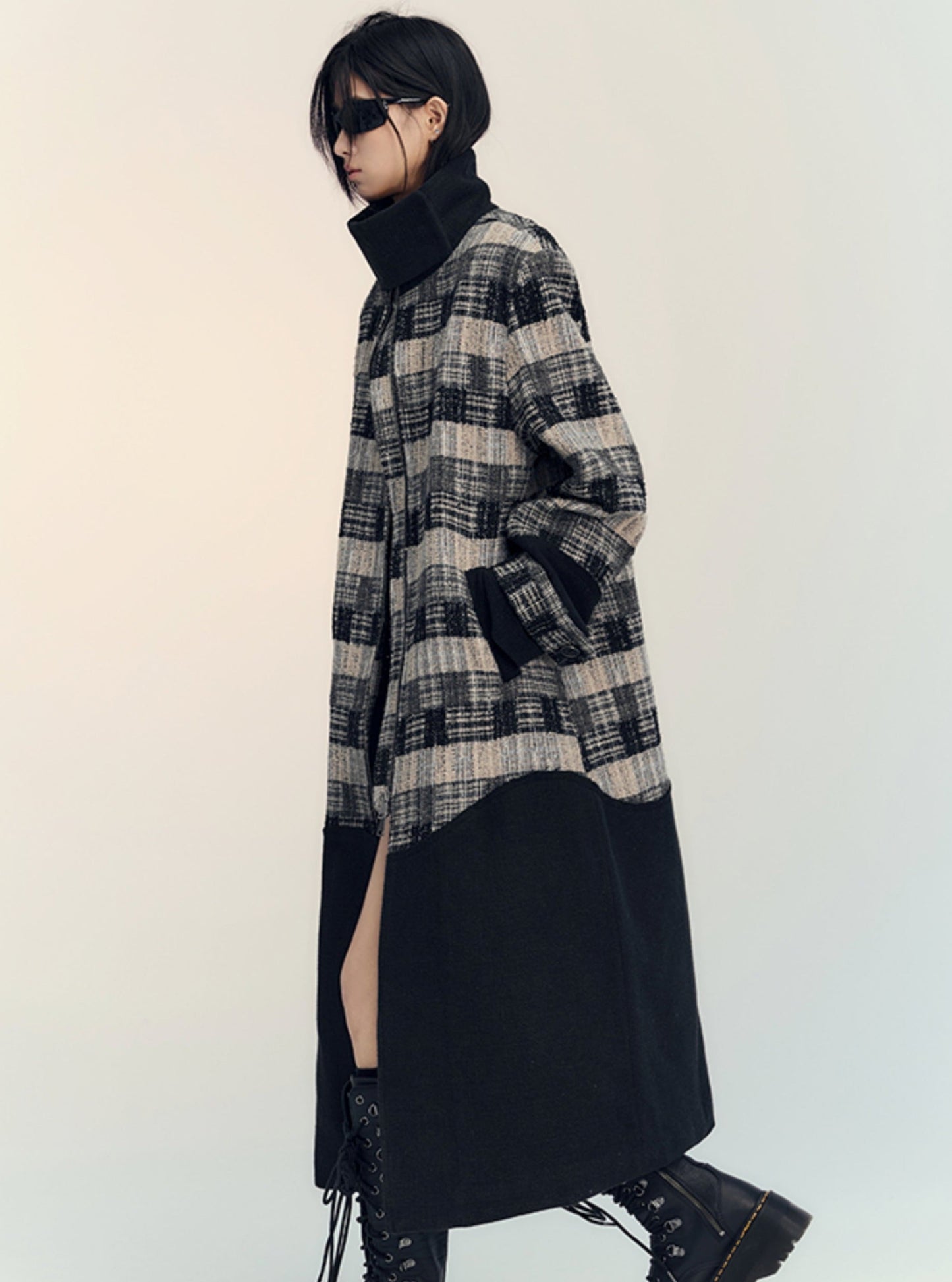 Irregular checked silhouette tweed coat