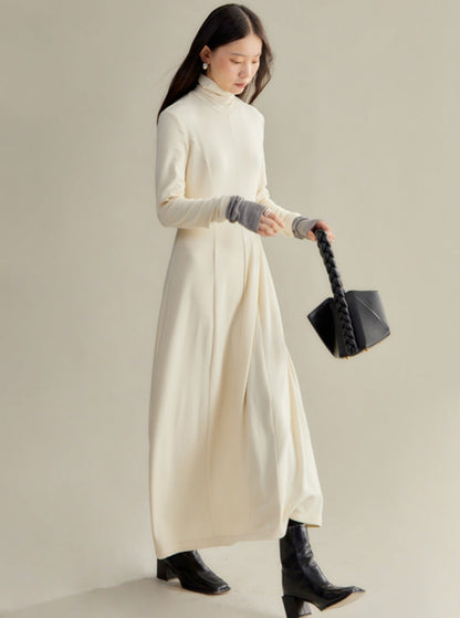 high-necked pinset knitted dress