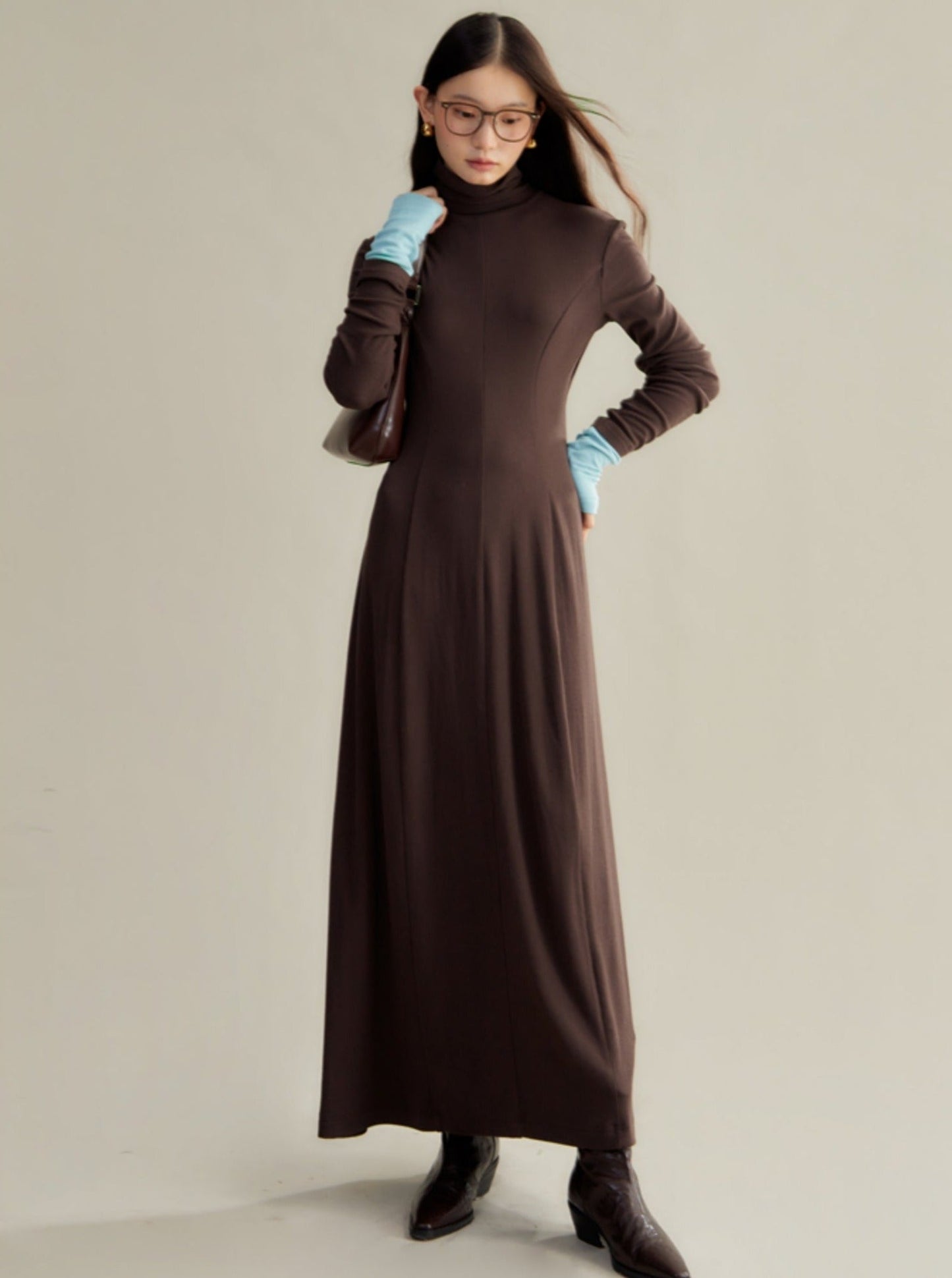 high-necked pinset knitted dress