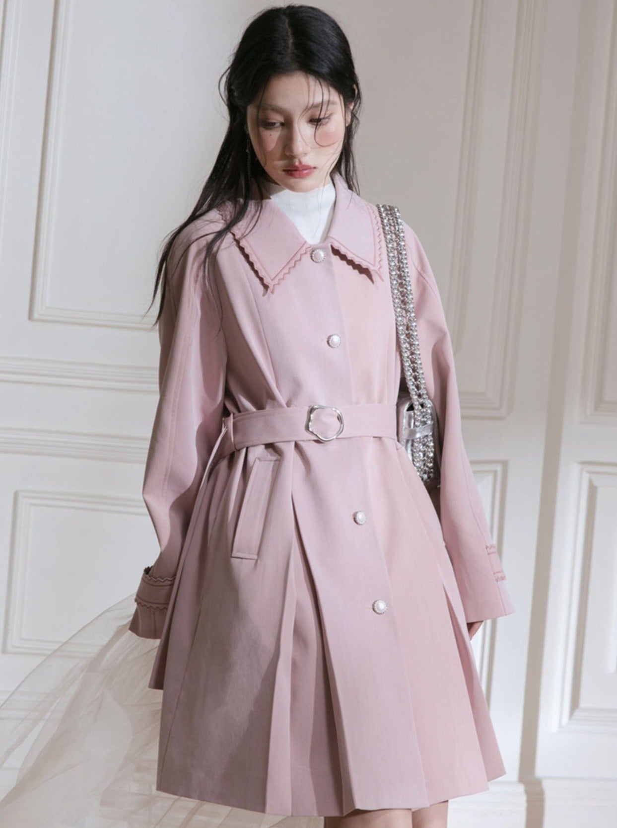 pleated small A-shaped trench coat