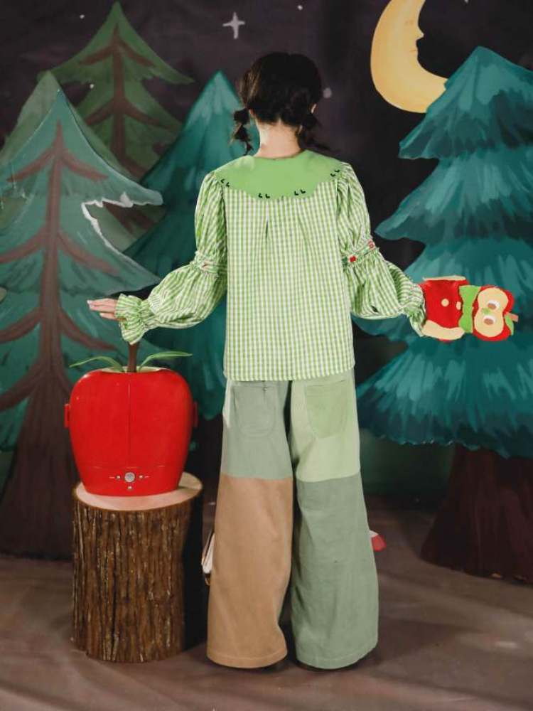 Apple Bug Embroidery Puff Sleeve Shirt