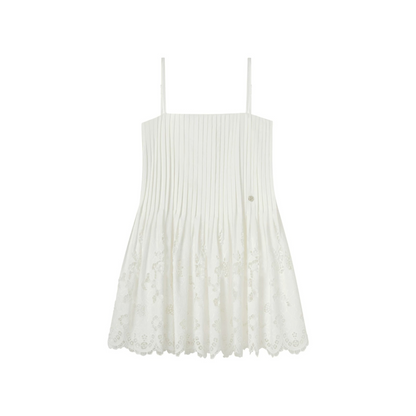 Weißes plissiertes Spitzenkleid