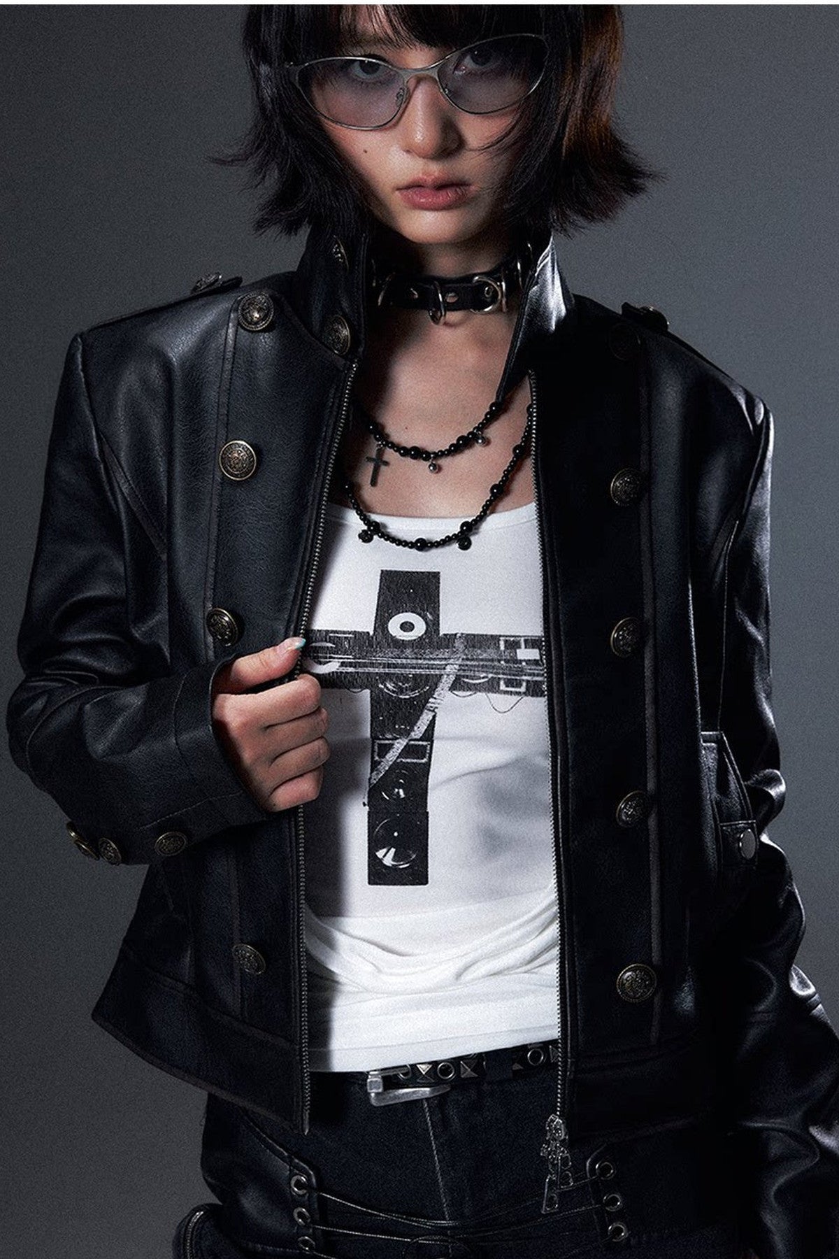 Veste en cuir punk vieilli à double boutonnage