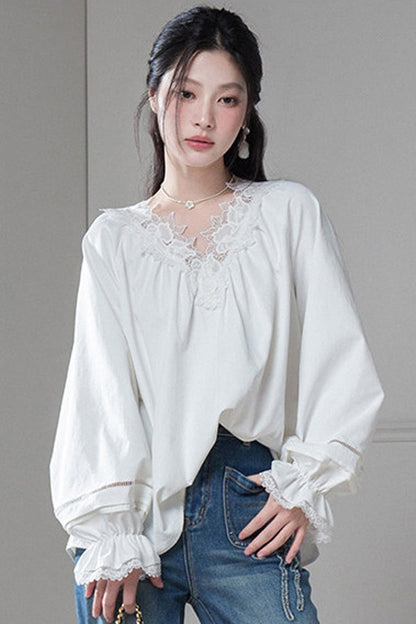 Lace Spliced Long-Sleeved Blouse