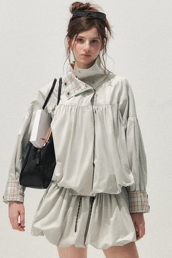 Set trench e gonna scozzese grigio-blu con bottoni decorativi
