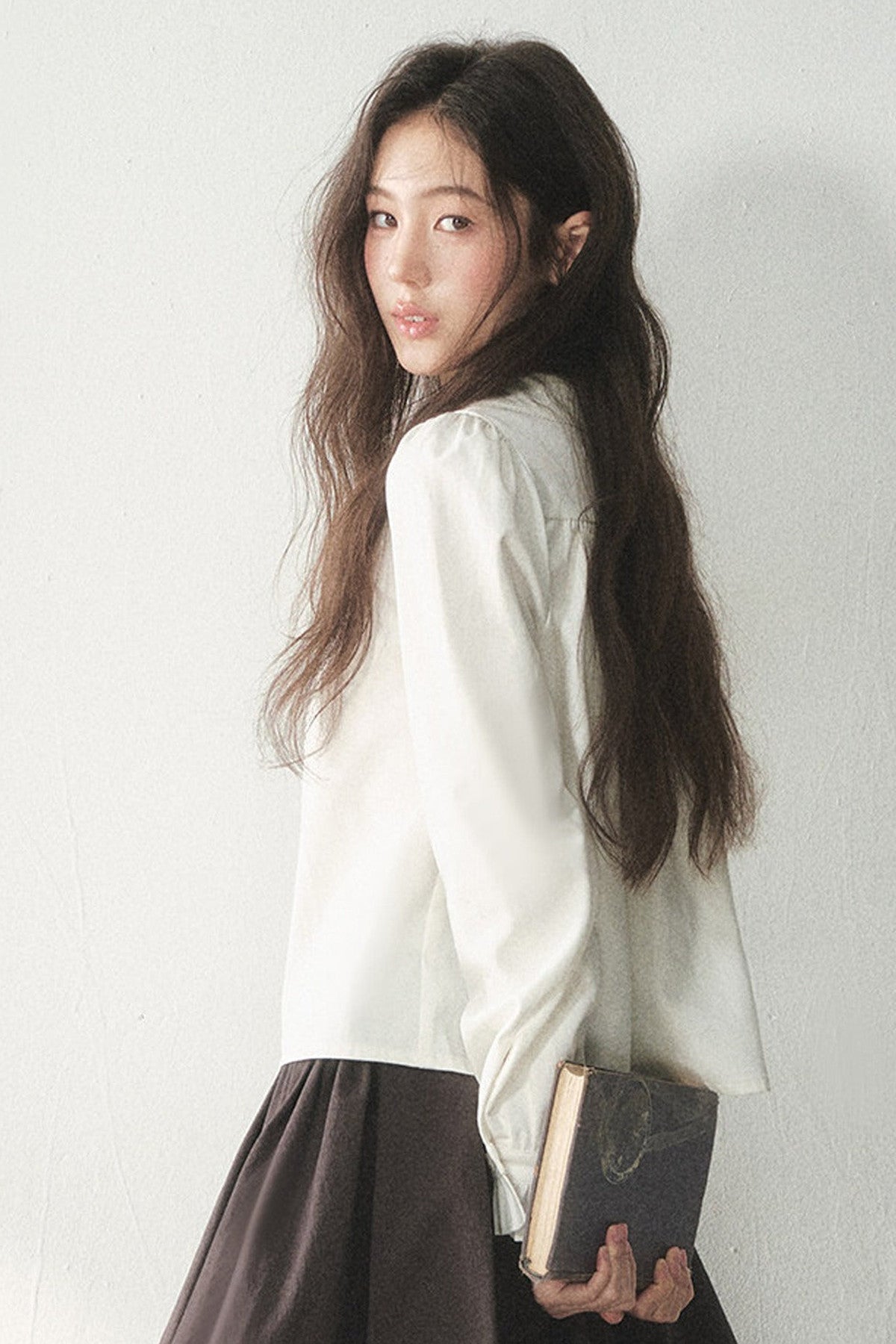 White Doll Collar Lyocell Blouse