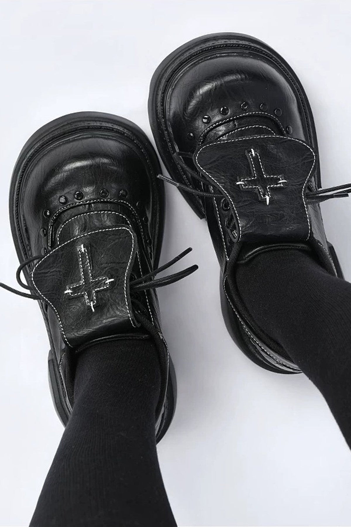 Thick-Soled Leather Shoes With Cross Flap