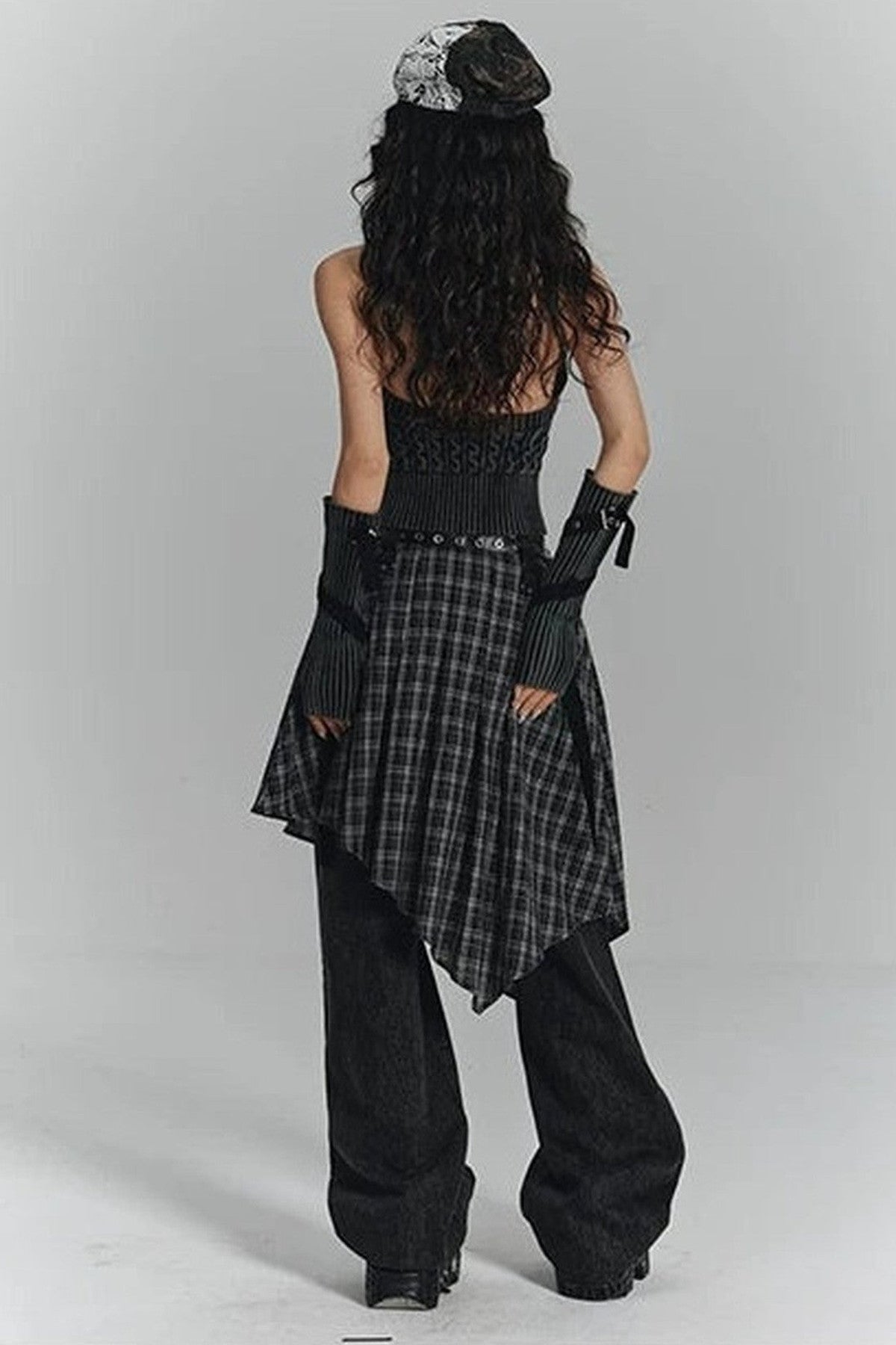 Short Backless Slim-Fit Knit Top with Tie Sleeves