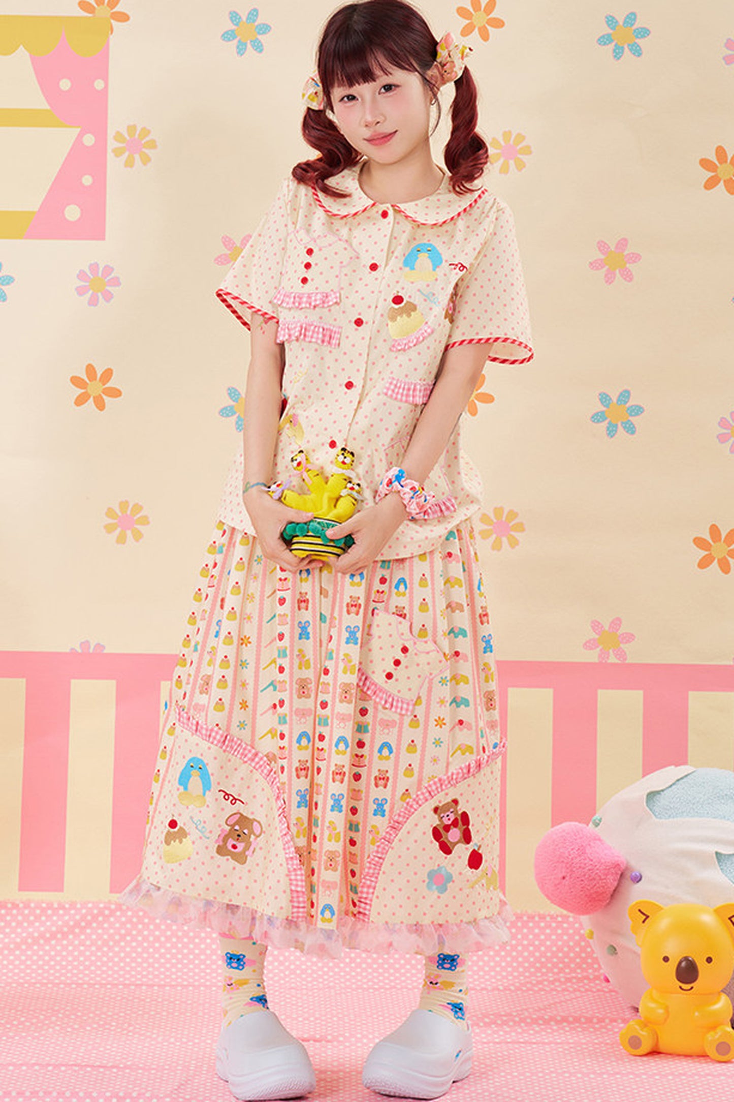 Gonna in pizzo floreale ricamato