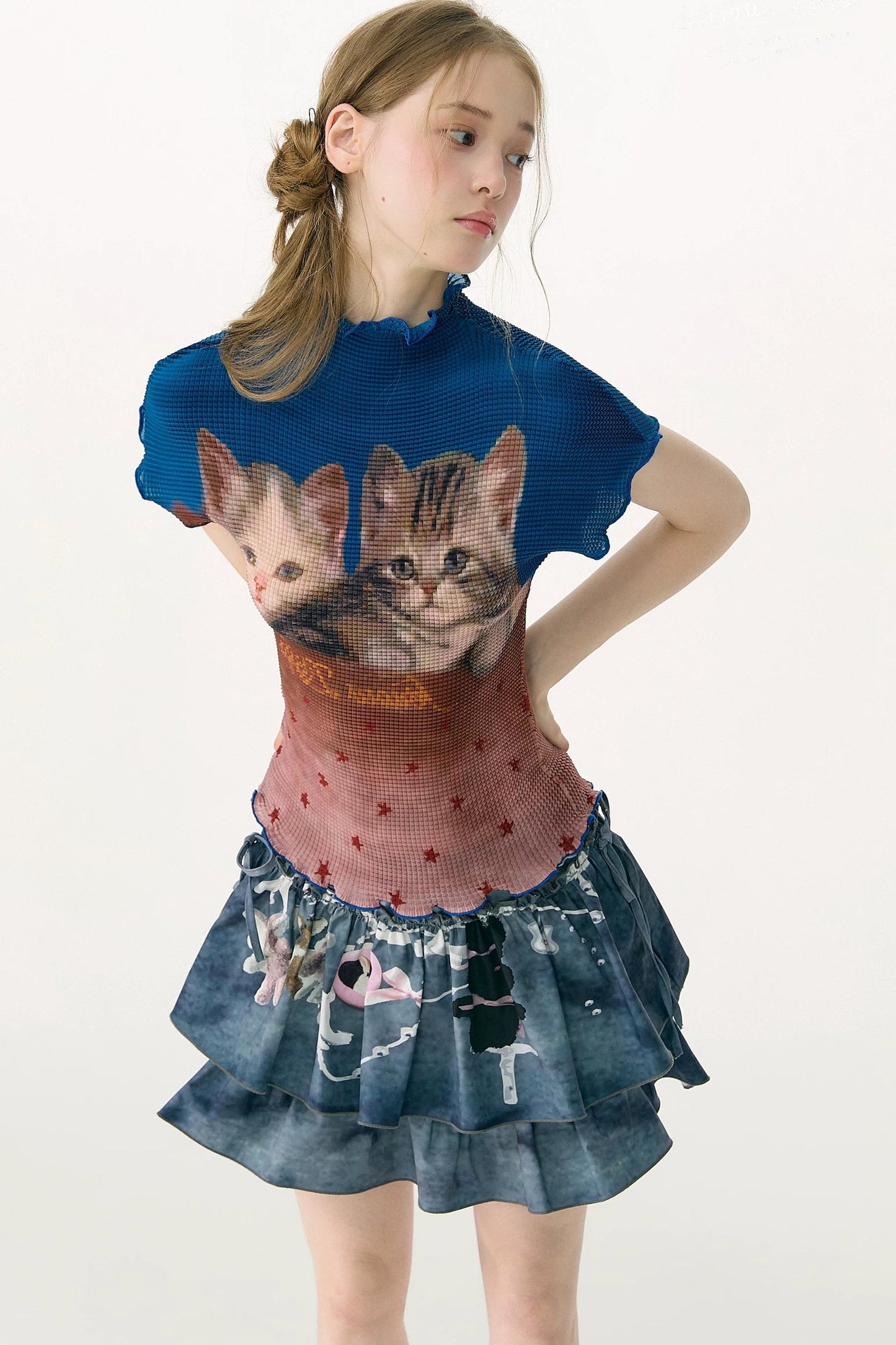 Color-Blocked Cat Print Pleated T-Shirt