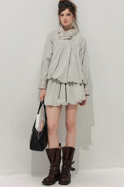 Set trench e gonna scozzese grigio-blu con bottoni decorativi