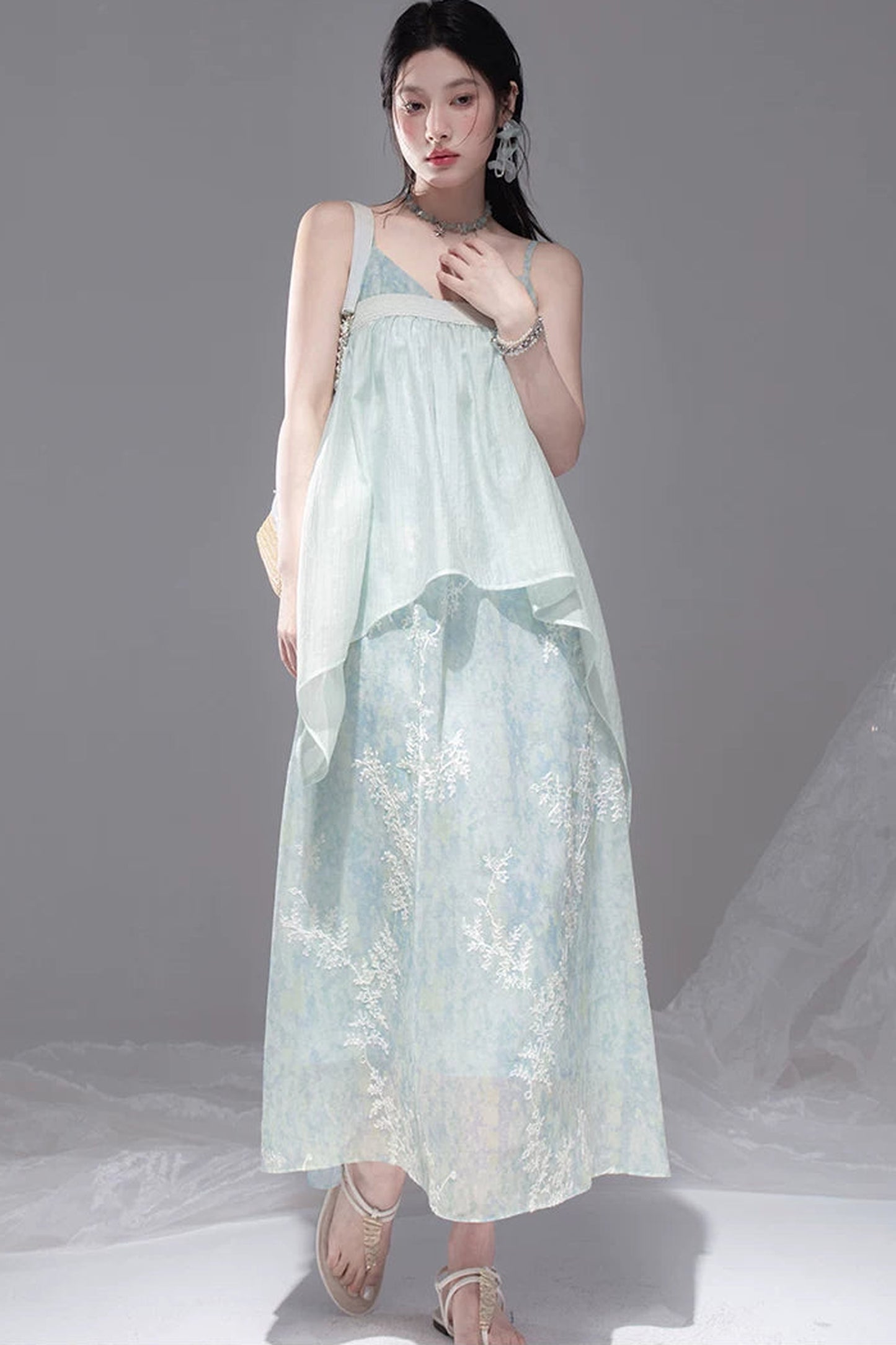Glänzendes aquagrünes Trägerkleid-Set