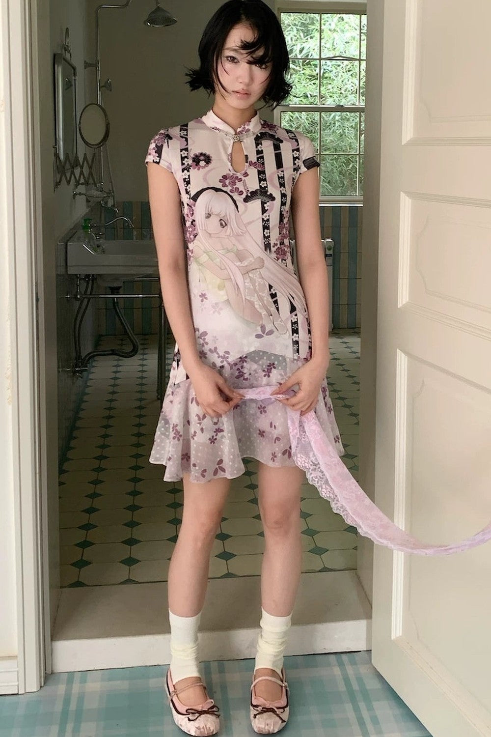 Lila Retro-Qipao-Kleid mit Blumenmuster