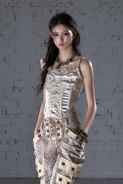 Top corsetto in raso senza spalline con stecche