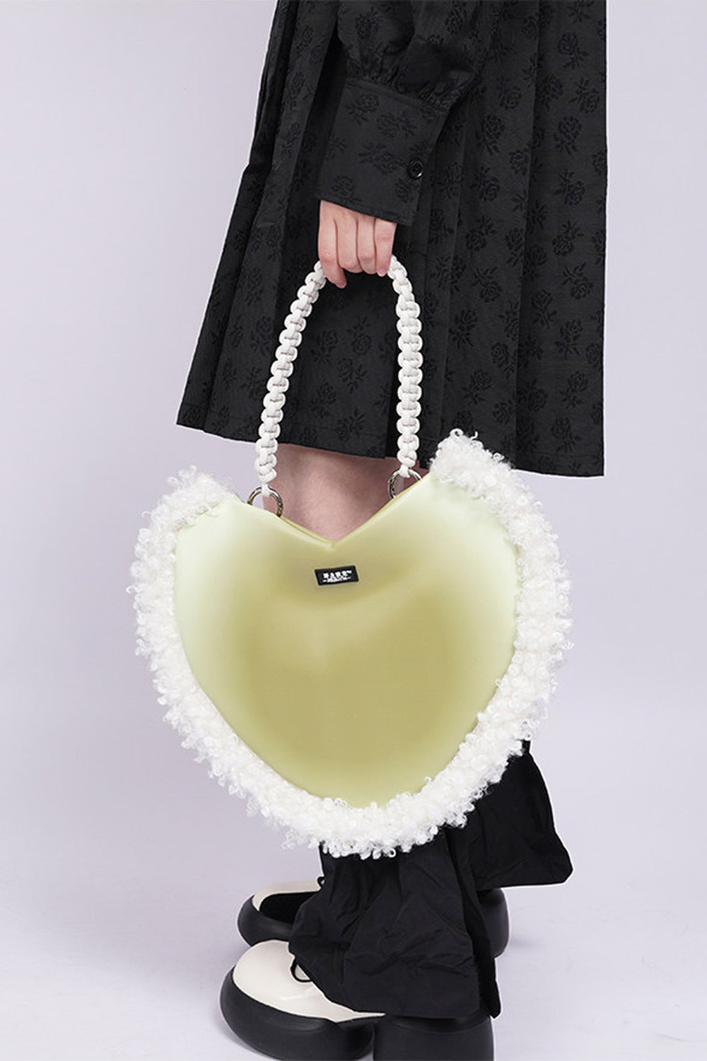 Borsa a tracolla in peluche Y2K