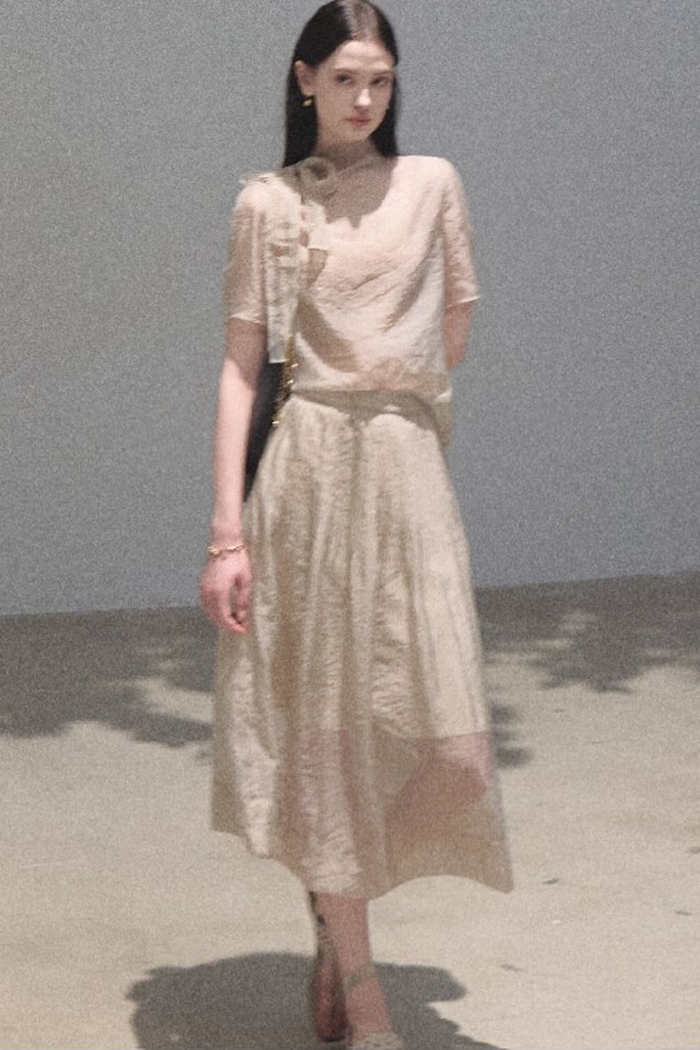 Short-Sleeved Chiffon Blouse and Pleated Mesh Skirt Set-Up