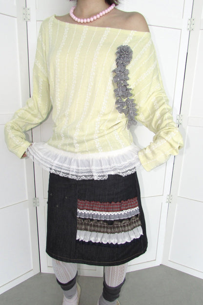 3D Corsage Lace Hem T-Shirt