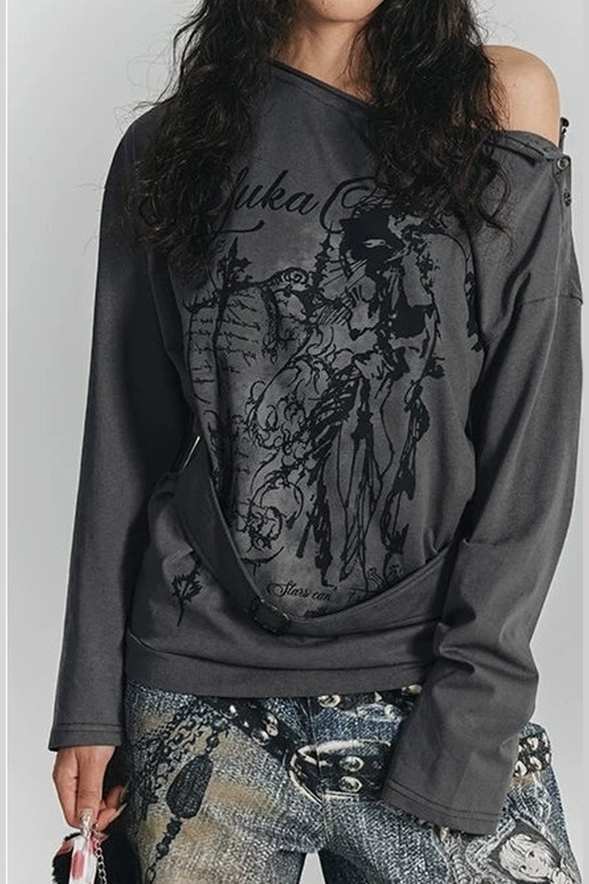 Style Printed Off-Shoulder Long-Sleeve T-shirt