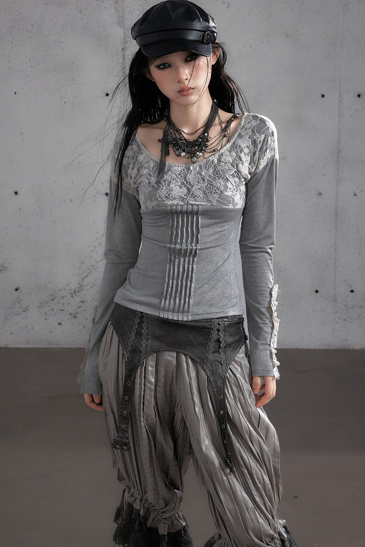 蕾絲拼接刺繡Long sleeve針織上衣