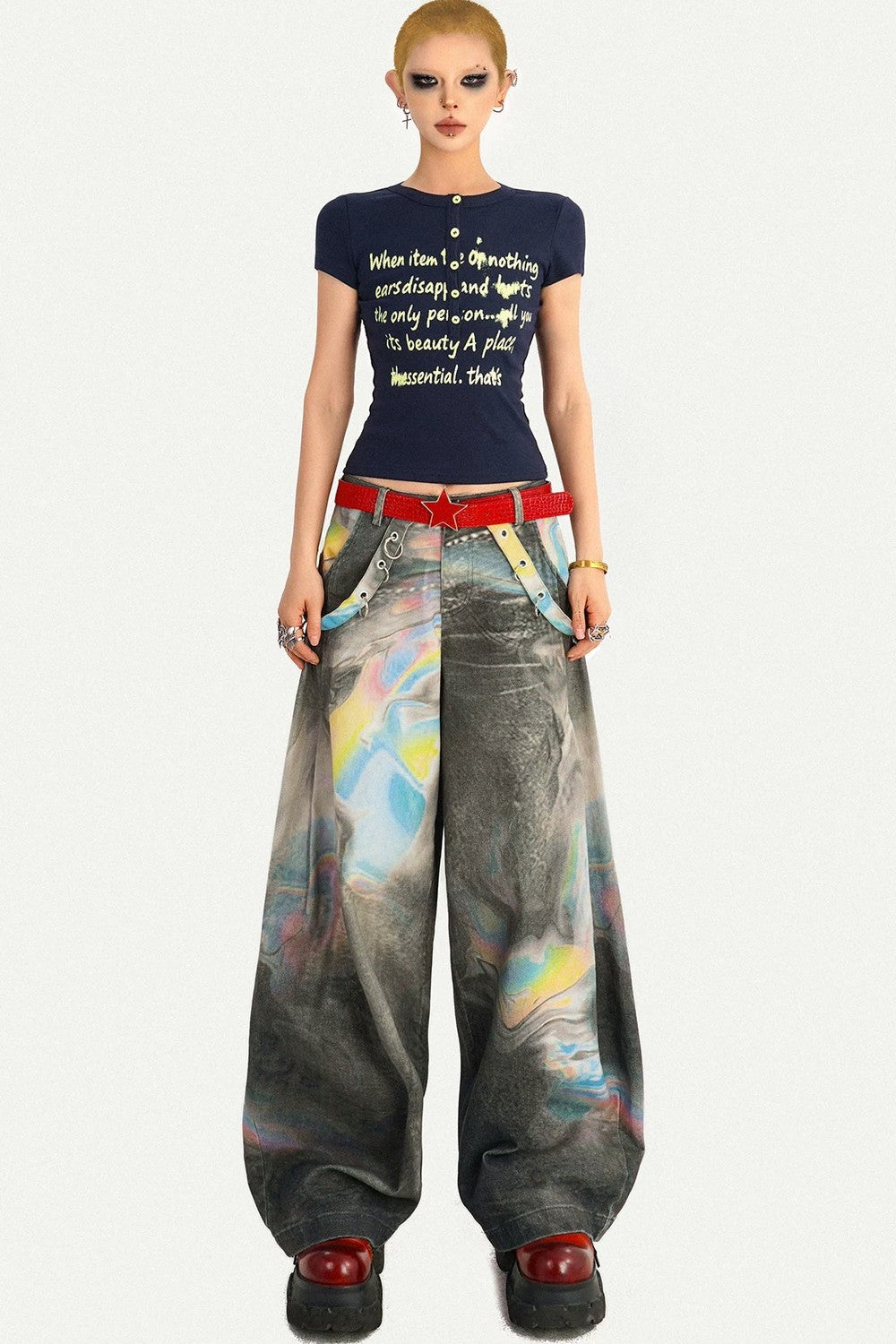 Schmales T-Shirt im koreanischen Stil mit Schriftprint