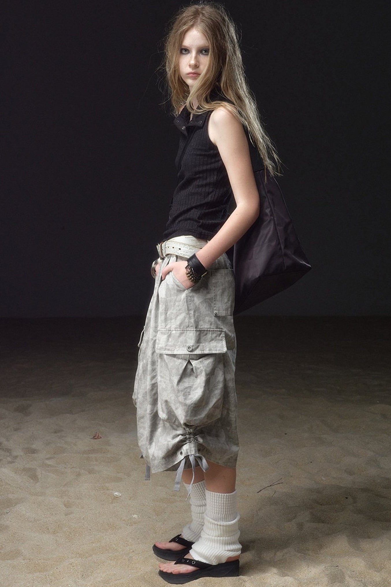 Pantaloni cropped mimetici multi-tasca