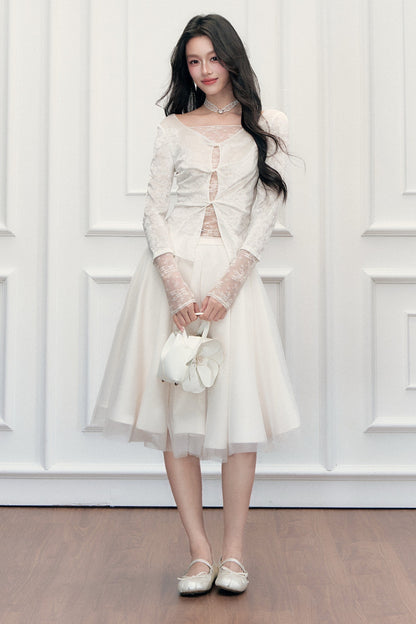 Misty Twisted Hollow Lace Spliced T-Shirt and Skirt Set-Up