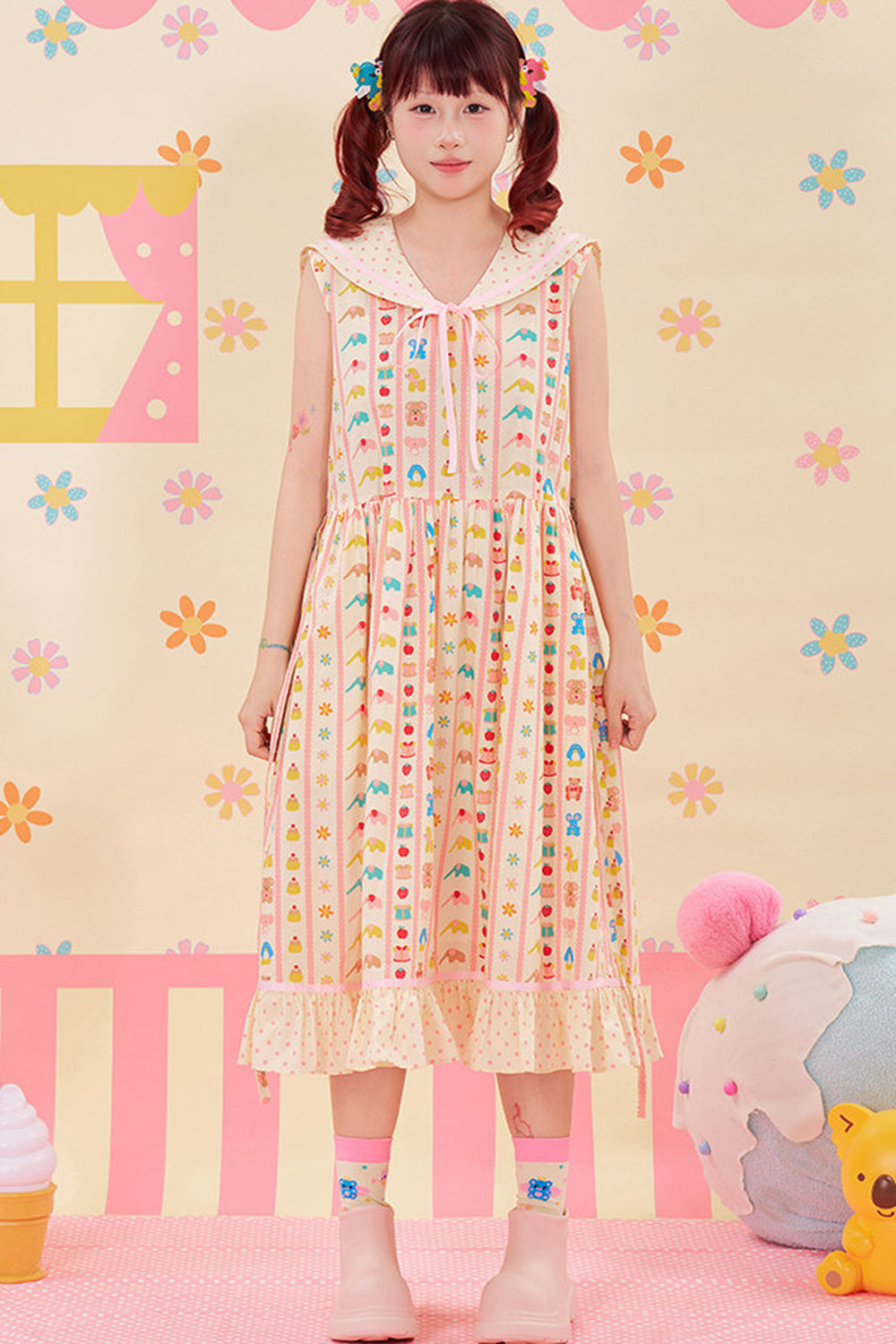 Ärmelloses Kleid mit Animal-Print und marineblauem Kragen