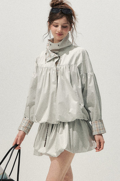 Set trench e gonna scozzese grigio-blu con bottoni decorativi