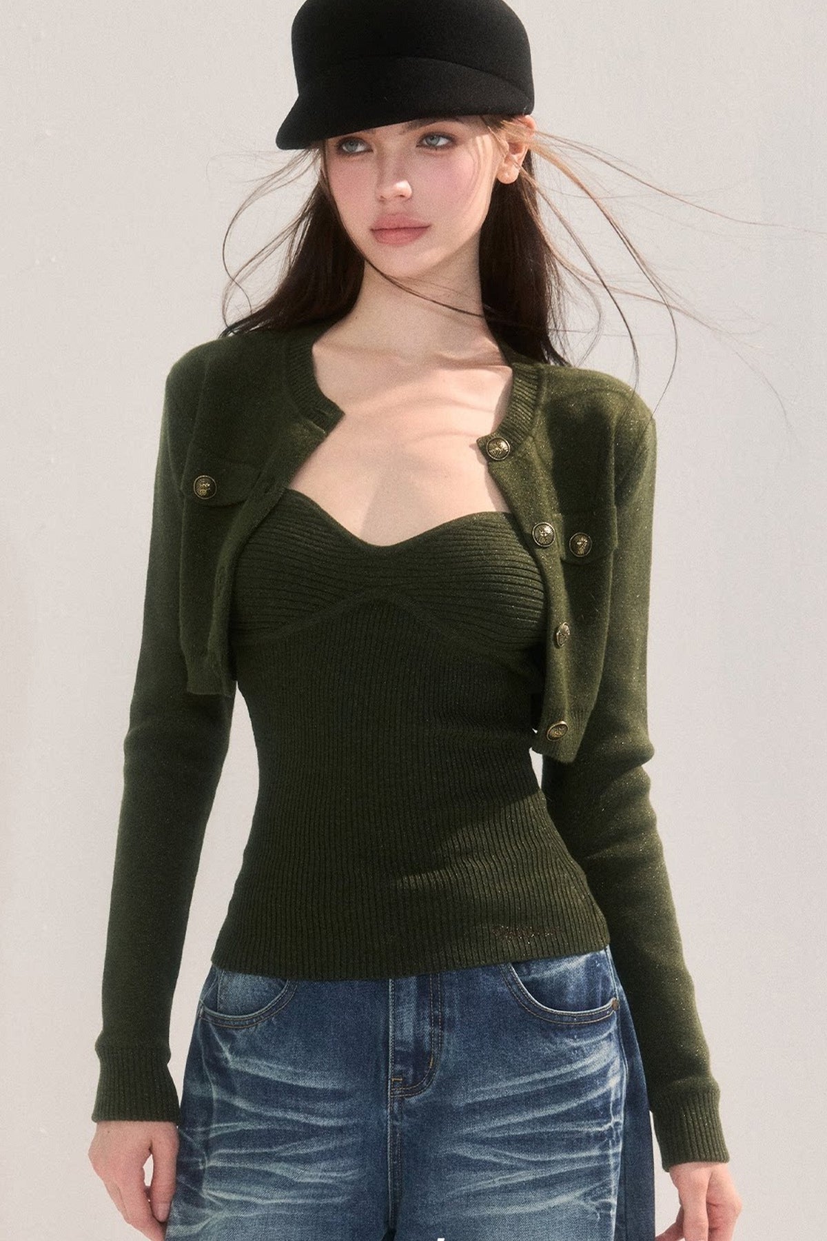 Gestricktes zweiteiliges Set aus Tube-Top und Jacke