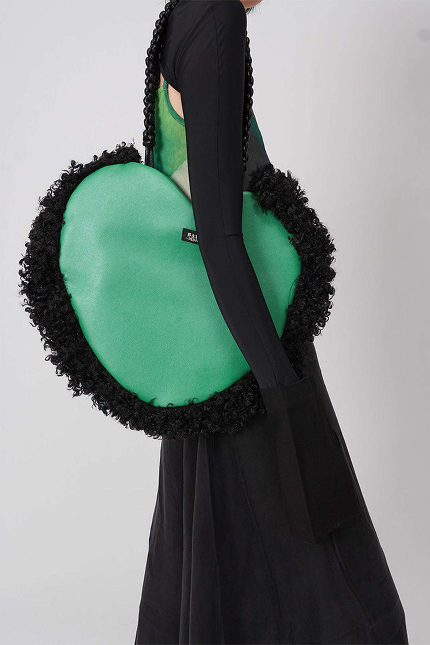 Sac bandoulière sous le bras tissé moelleux en forme de cœur