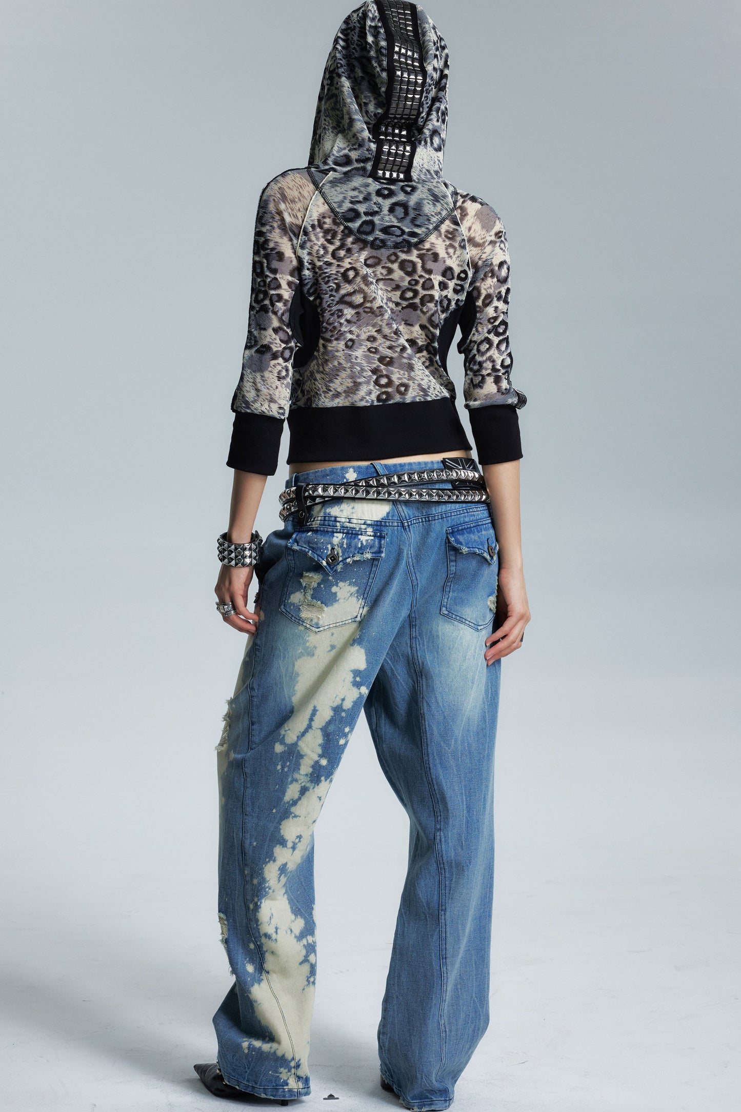 Gold Leopard Rivet Mesh Mid-Sleeve Top