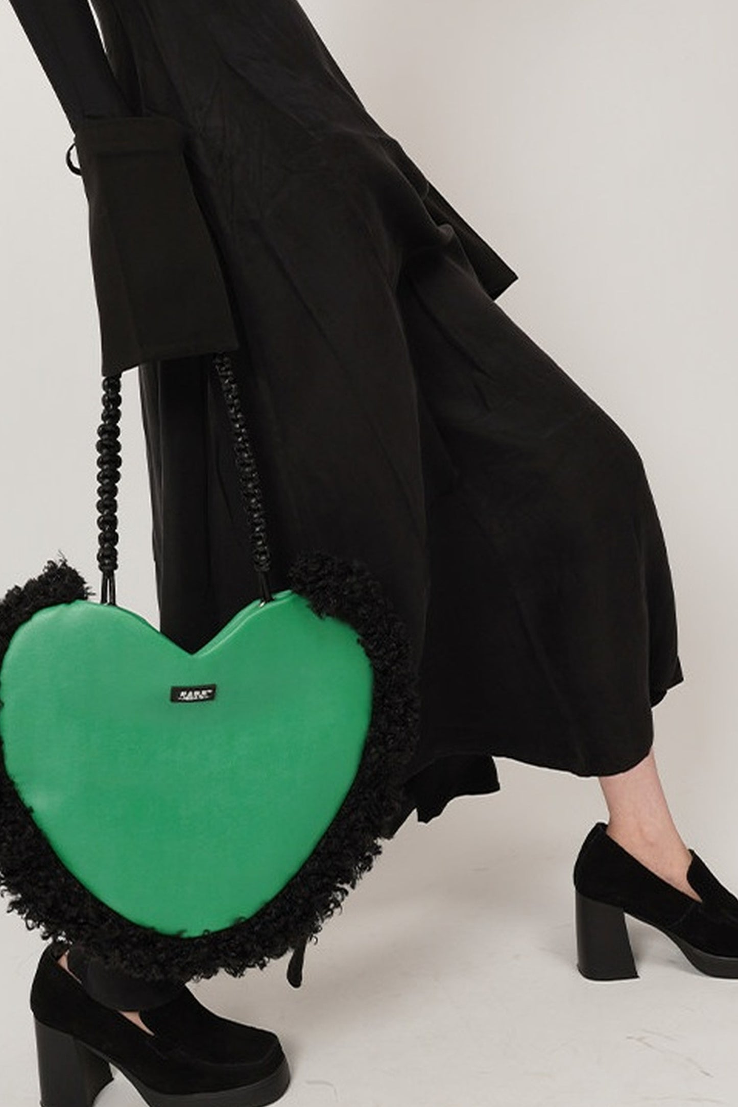 Sac bandoulière sous le bras tissé moelleux en forme de cœur