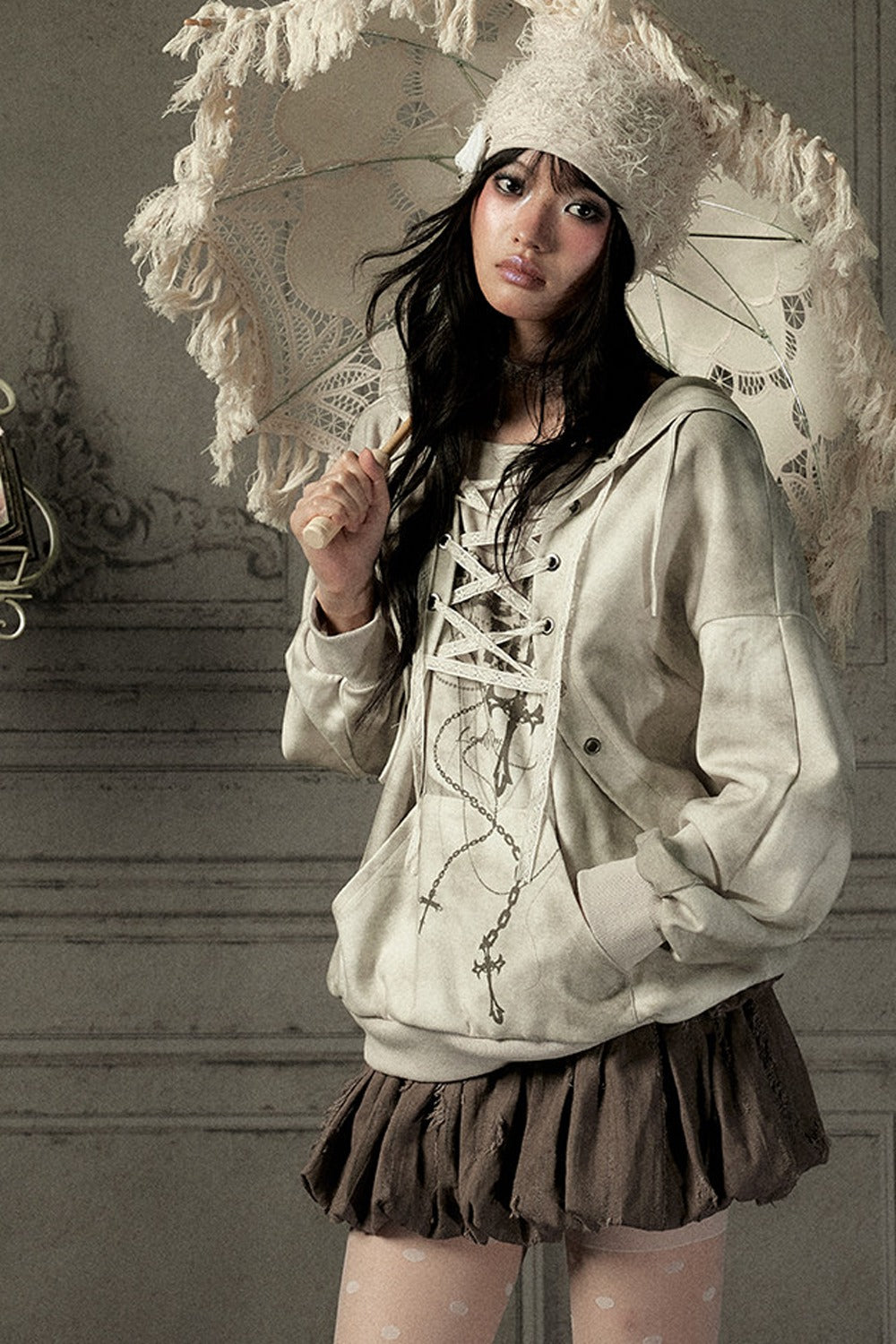 Distressed Drawstring Cross Print Hooded Pullover Sweatshirt