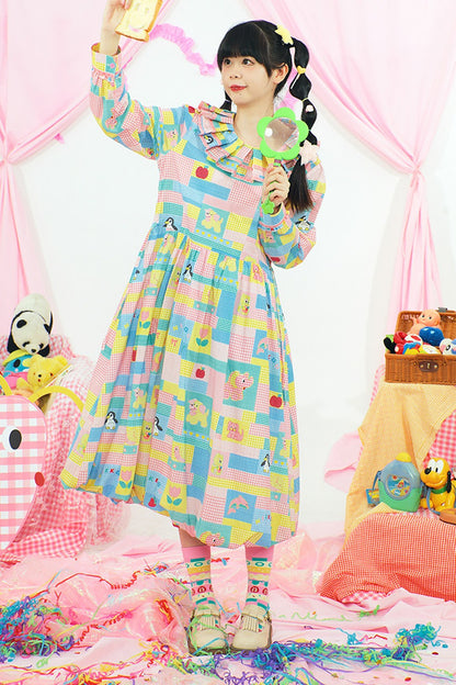 Langärmeliges Kleid mit Originaldruck und Blütenknospenmotiv