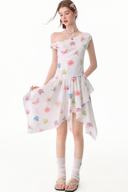 Schulterfreies Kleid mit Schmetterlings- und Blumenmuster und asymmetrischem Saum