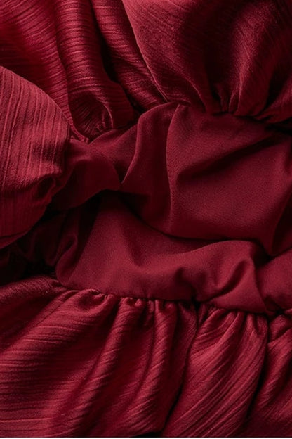 Rotes strukturiertes Kleid aus Acetat in mittlerer Länge