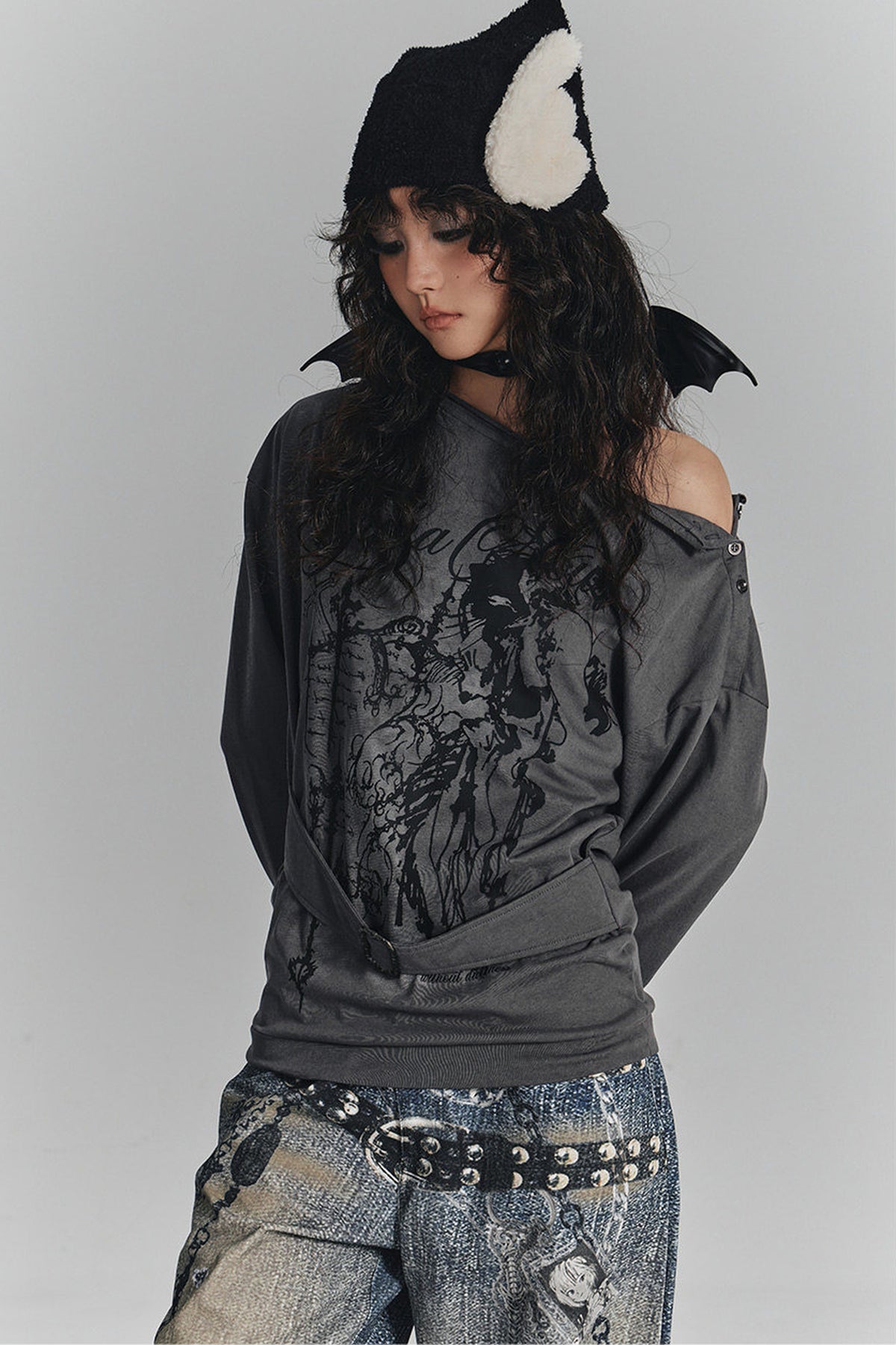 Style Printed Off-Shoulder Long-Sleeve T-shirt
