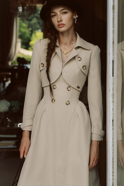 Set aus kurzer Jacke und Kleid