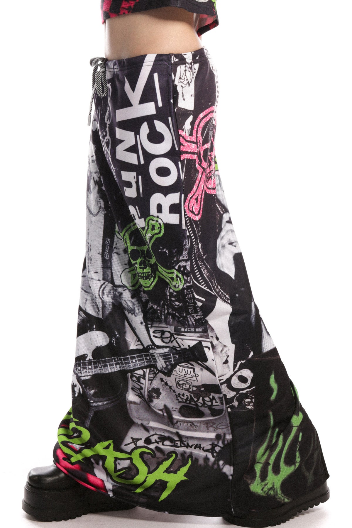 Bodenlanger Rock mit Punkrock-Print
