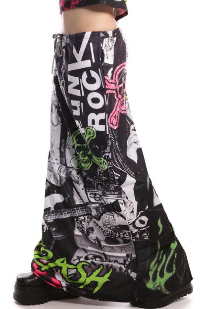 Bodenlanger Rock mit Punkrock-Print