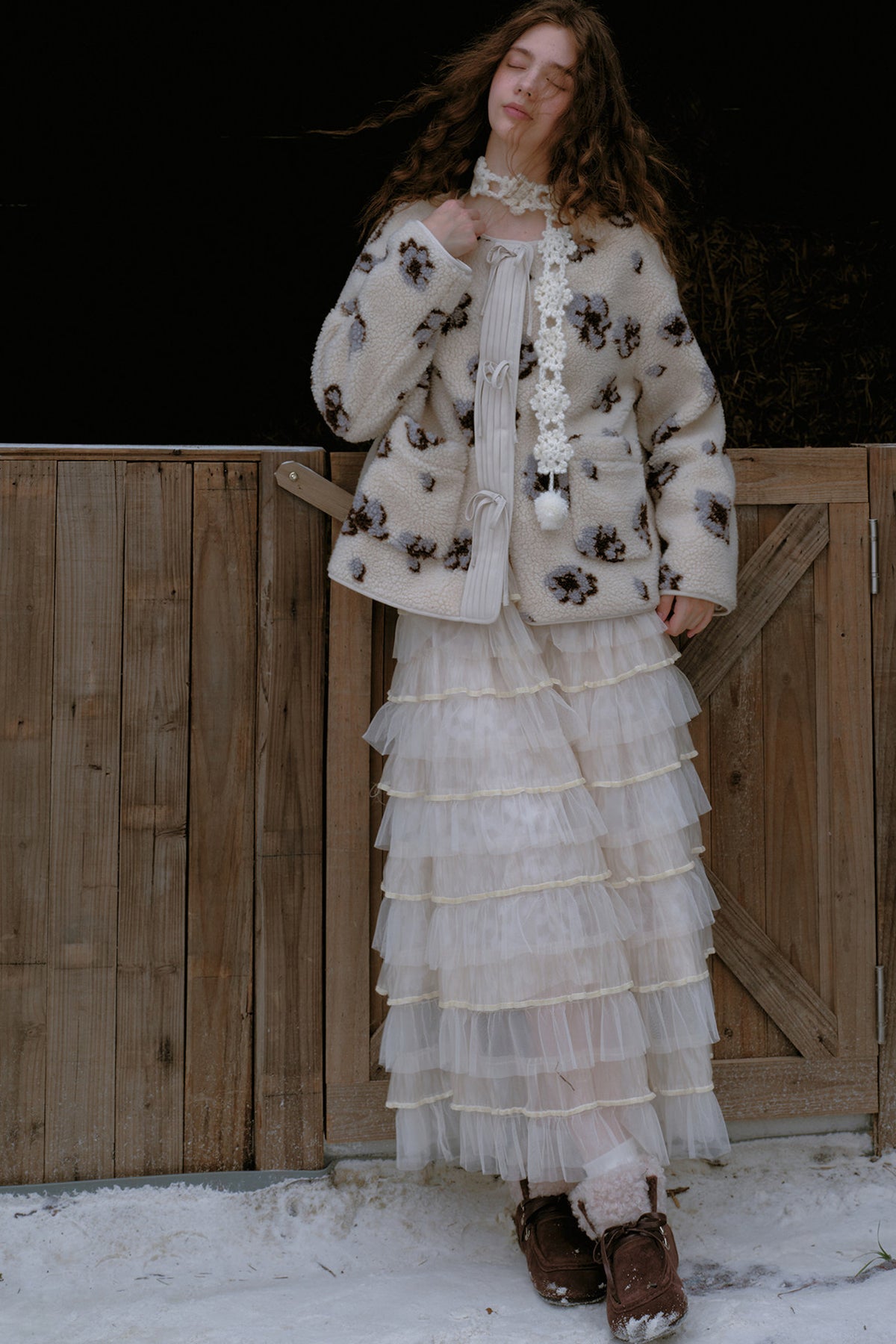 Gesteppte Fleecejacke mit Blumen und Schleife