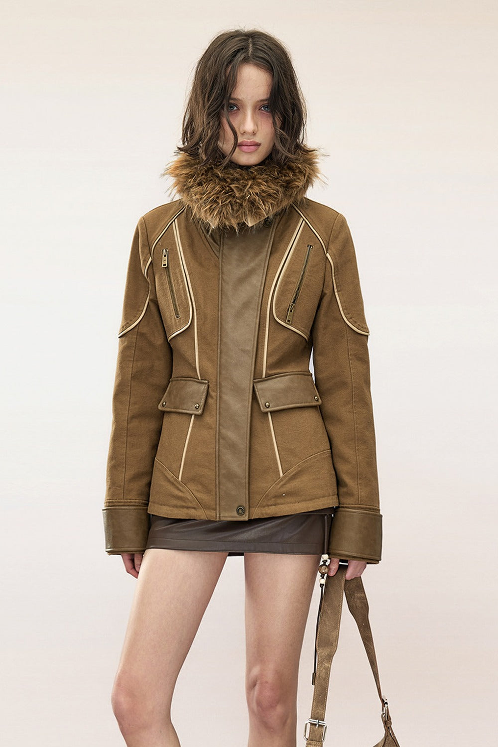 Gesteppte Baumwolljacke im Patchwork-Stil mit Lederapplikation