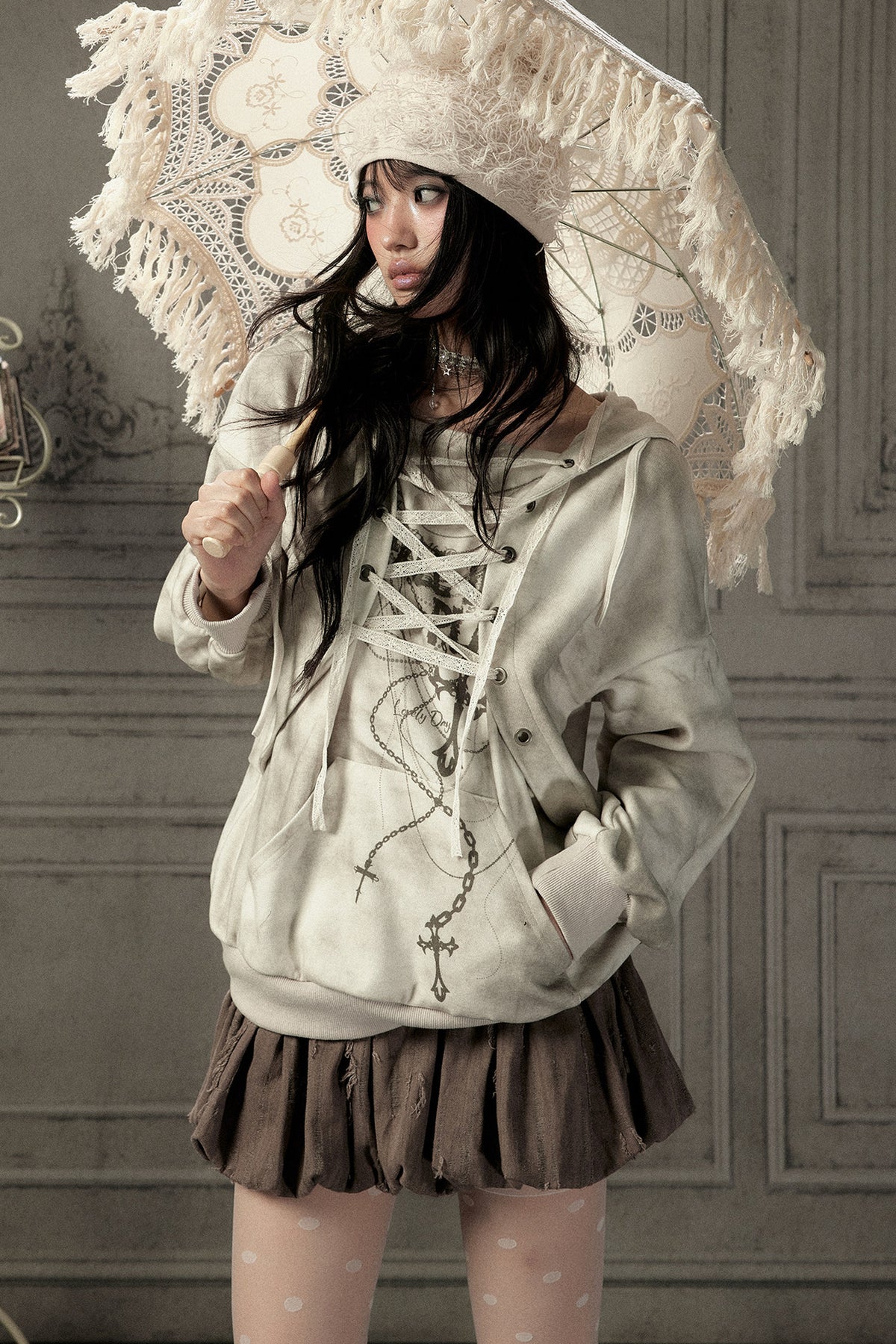 Distressed Drawstring Cross Print Hooded Pullover Sweatshirt