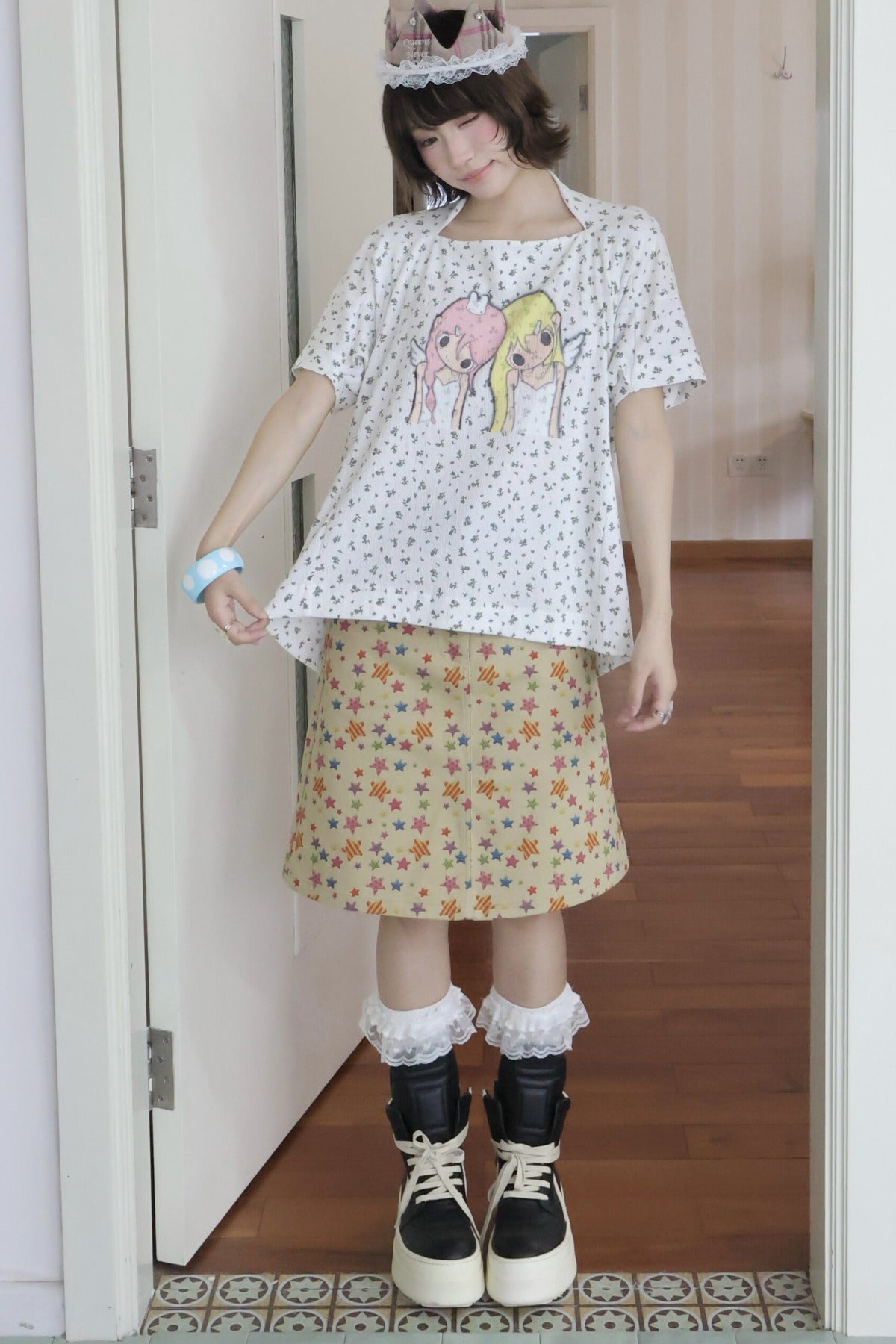 Haut ample en coton à épaules tombantes avec illustration