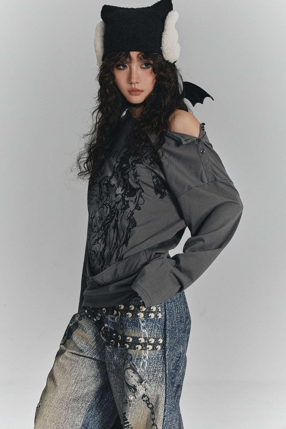 Style Printed Off-Shoulder Long-Sleeve T-shirt