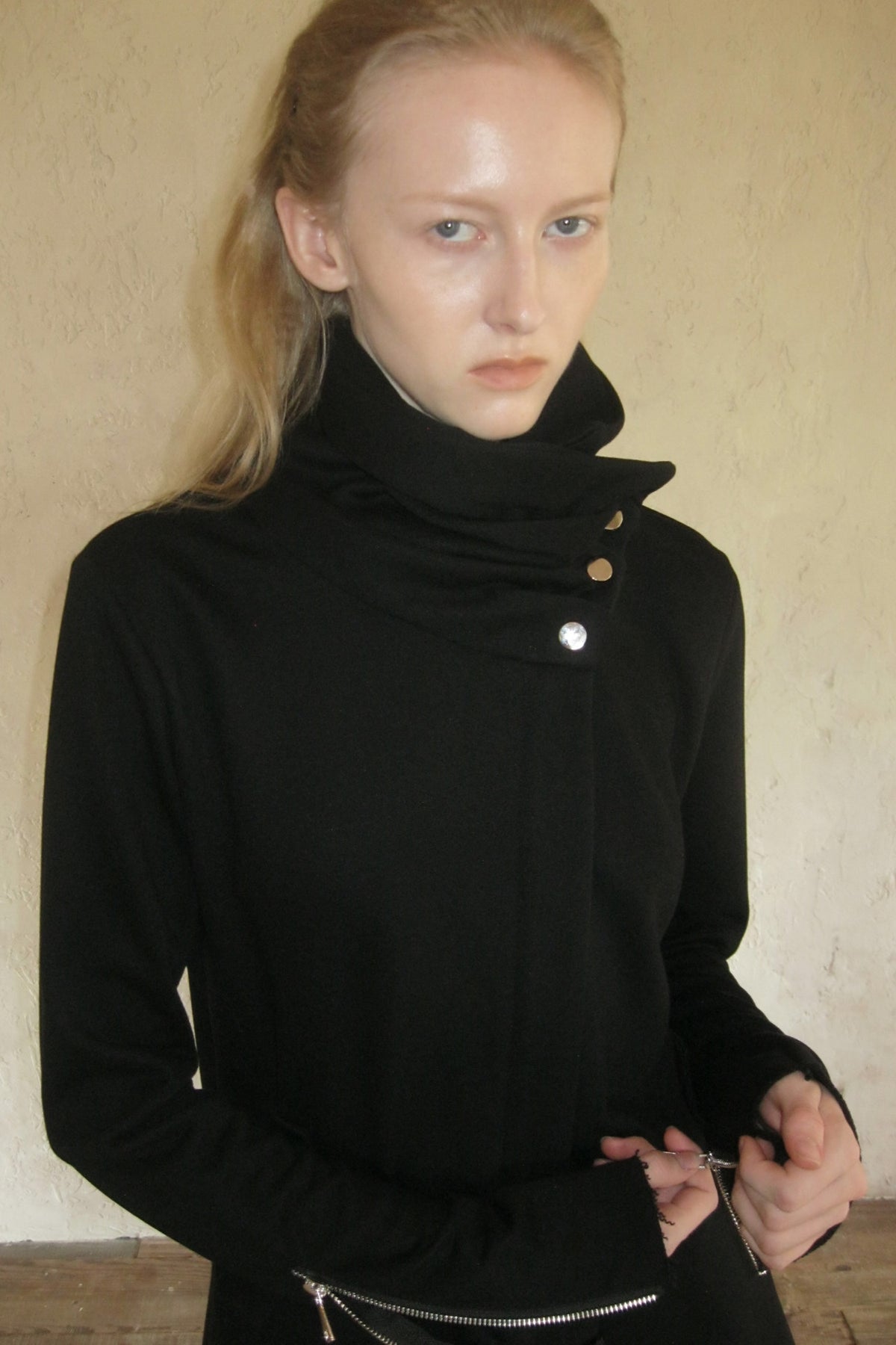 Gothic Zipper Frayed High-Neck Sweatshirt